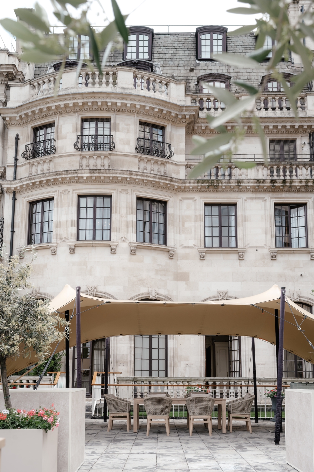 Company of Cooks brings its innovative food, drink and service expertise to London’s No.4 Hamilton Place